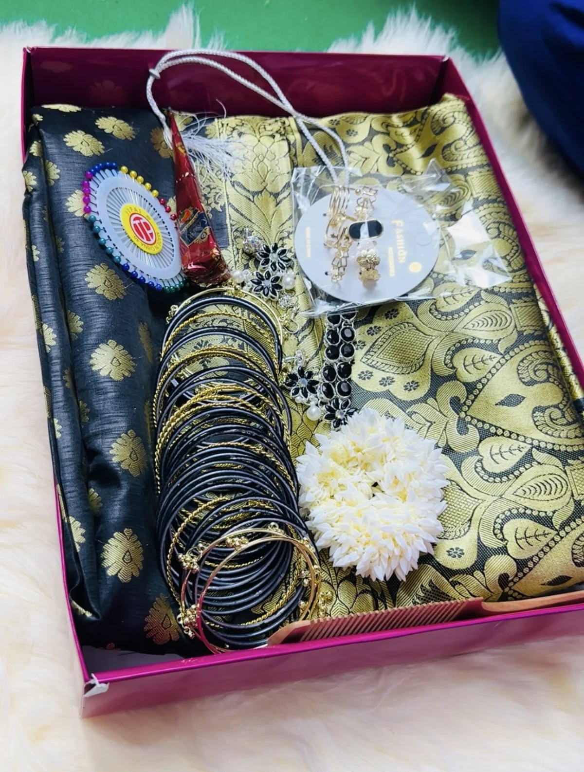 Saree Combo Set with Black Golden Saree and Matching Jewellery